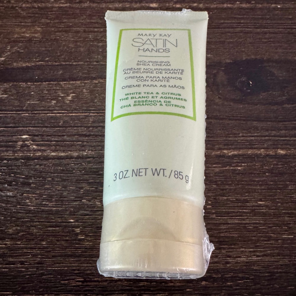 Mary Kay Satin Hands White Tea & Citrus Shea Scrub and 2 Hand Creams Set New - Picture 4 of 5